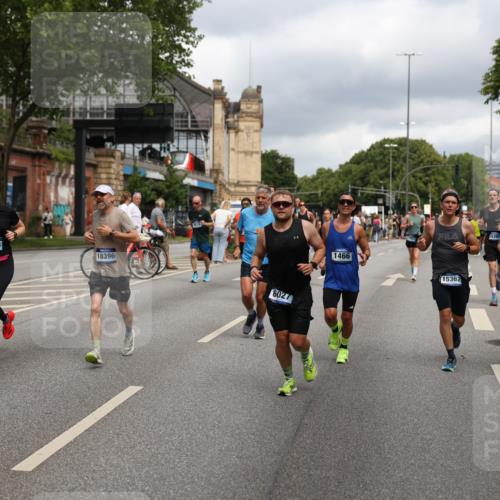 29.06.2025 - hella hamburg halbmarathon Yannick Fuchs http://msf.ph/oto/8205955 29.06.2025 10:44:53 20KM 1461, 1466, 1750, 1817, 2207, 2540, 2880, 3654, 4077, 4346, 4816, 5018, 5115, 6027, 6662, 6712, 6795, 7052, 7134, 7369, 7397, 7583, 7930, 7932, 8117, 8205, 8572, 8704, 8819, 9057, 11214, 11422, 12016, 12949, 13008, 13687, 13701, 13808, 13875, 14034, 14125, 14626, 15362, 15395, 15720, 16285, 16291, 17129, 17179, 17221, 17384, 18006, 18182, 18394, 18413, 18489 meine-sportfotos.de