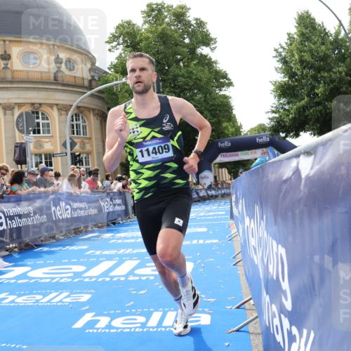 29.06.2025 - hella hamburg halbmarathon Strokosch-Dieckow http://msf.ph/oto/8205957 29.06.2025 10:16:22 Ziel 3944, 11409 meine-sportfotos.de