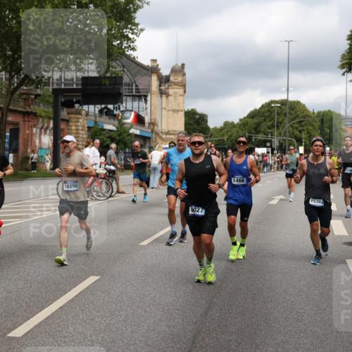 29.06.2025 - hella hamburg halbmarathon Yannick Fuchs http://msf.ph/oto/8205959 29.06.2025 10:44:53 20KM 1461, 1466, 1750, 1817, 2207, 2540, 2880, 3654, 4077, 4346, 4816, 5018, 5115, 6027, 6662, 6712, 6795, 7052, 7134, 7369, 7397, 7583, 7930, 7932, 8117, 8205, 8572, 8704, 8819, 9057, 11214, 11422, 12016, 12949, 13008, 13687, 13701, 13808, 13875, 14034, 14125, 14626, 15362, 15395, 15720, 16285, 16291, 17129, 17179, 17221, 17384, 18006, 18182, 18394, 18413, 18489 meine-sportfotos.de