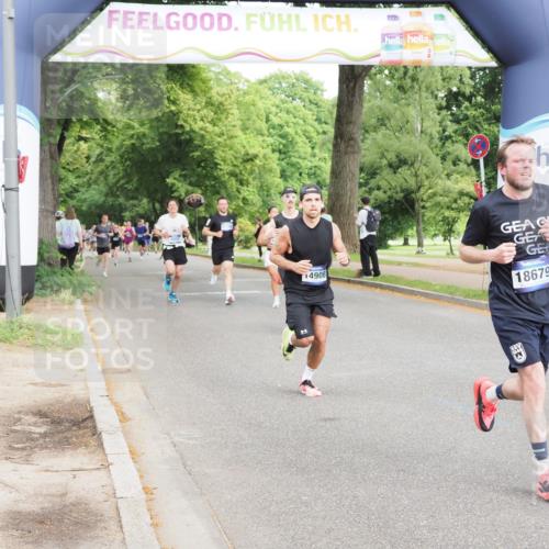 29.06.2025 - hella hamburg halbmarathon MichiJ http://msf.ph/oto/8205983 29.06.2025 10:22:28 Zwischen KM18-KM19 2879, 10453, 13618, 14908, 15326, 16881, 16931, 17151, 18679, 18854, 19059 meine-sportfotos.de