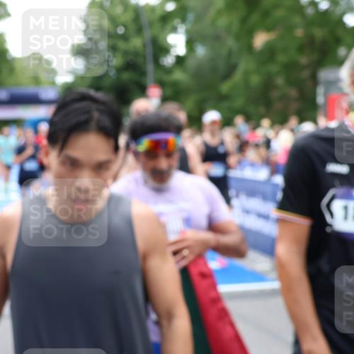 29.06.2025 - hella hamburg halbmarathon Zöllner http://msf.ph/oto/8205988 29.06.2025 10:48:41 Ziel 1163, 1176, 2213, 4553, 5421, 9538, 10859, 11579, 14511, 15384, 15573, 17127, 18815 meine-sportfotos.de