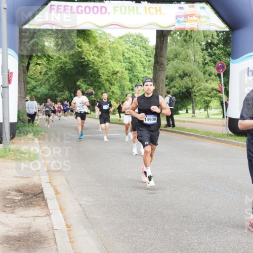 29.06.2025 - hella hamburg halbmarathon MichiJ http://msf.ph/oto/8206002 29.06.2025 10:22:28 Zwischen KM18-KM19 2879, 10453, 13618, 14908, 15326, 16881, 16931, 17151, 18679, 18854, 19059 meine-sportfotos.de