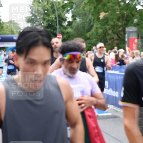 29.06.2025 - hella hamburg halbmarathon Zöllner http://msf.ph/oto/8206003 29.06.2025 10:48:41 Ziel 1163, 1176, 2213, 4553, 5421, 9538, 10859, 11579, 14511, 15384, 15573, 17127, 18815 meine-sportfotos.de