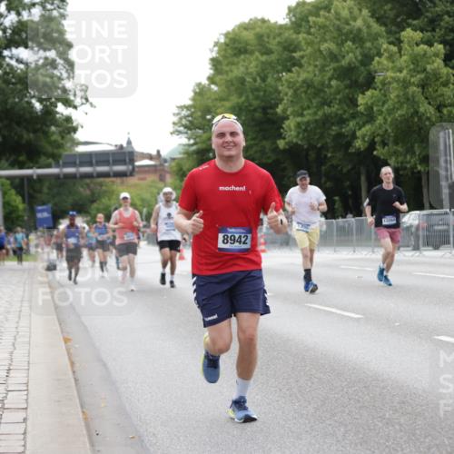 29.06.2025 - hella hamburg halbmarathon Jannik Wohlers http://msf.ph/oto/8206029 29.06.2025 10:25:59 Lombardsbrücke 1300, 3617, 4267, 4268, 4315, 4844, 6159, 6905, 7929, 8306, 8357, 8942, 11107, 12126, 12826, 12827, 13264, 14930, 17712, 18087 meine-sportfotos.de