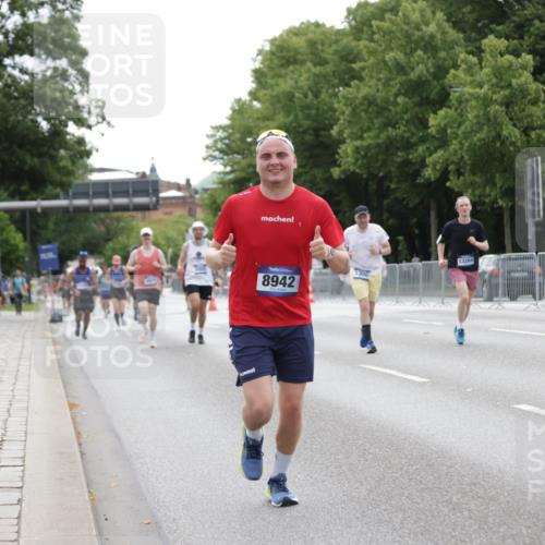 29.06.2025 - hella hamburg halbmarathon Jannik Wohlers http://msf.ph/oto/8206047 29.06.2025 10:25:59 Lombardsbrücke 1300, 3617, 4267, 4268, 4315, 4844, 6159, 6905, 7929, 8306, 8357, 8942, 11107, 12126, 12826, 12827, 13264, 14930, 17712, 18087 meine-sportfotos.de