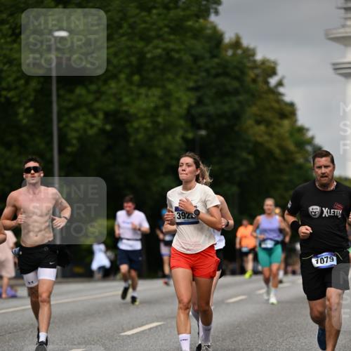 29.06.2025 - hella hamburg halbmarathon Dr. Thomas Lammeyer http://msf.ph/oto/8206064 29.06.2025 10:12:05 Kennedybrücke 1079, 1173, 1427, 2032, 2136, 3328, 3922, 4228, 5347, 5899, 6100, 7019, 7476, 7760, 9338 meine-sportfotos.de