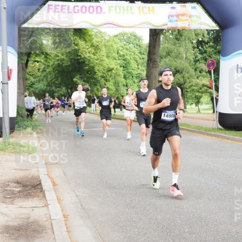 29.06.2025 - hella hamburg halbmarathon MichiJ http://msf.ph/oto/8206072 29.06.2025 10:22:28 Zwischen KM18-KM19 2879, 10453, 13618, 14908, 15326, 16881, 16931, 17151, 18679, 18854, 19059 meine-sportfotos.de