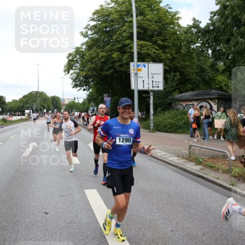 29.06.2025 - hella hamburg halbmarathon Yannick Fuchs http://msf.ph/oto/8206101 29.06.2025 10:32:13 20KM 1290, 1505, 2196, 2404, 3790, 5042, 5791, 5923, 6047, 6458, 9017, 9944, 10190, 10451, 10922, 11106, 11423, 12739, 12900, 13148, 13372, 13595, 15410, 16992, 17137, 17726, 18103, 18159, 18193, 18216, 18357, 18986 meine-sportfotos.de