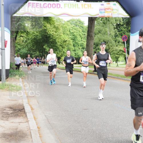 29.06.2025 - hella hamburg halbmarathon MichiJ http://msf.ph/oto/8206106 29.06.2025 10:22:29 Zwischen KM18-KM19 2879, 10453, 11745, 13618, 14908, 15326, 16881, 16931, 17151, 18679, 19059 meine-sportfotos.de