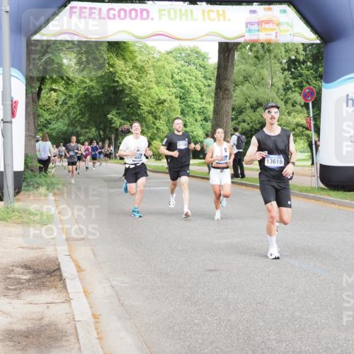 29.06.2025 - hella hamburg halbmarathon MichiJ http://msf.ph/oto/8206141 29.06.2025 10:22:29 Zwischen KM18-KM19 2879, 10453, 11745, 13618, 14908, 15326, 16881, 16931, 17151, 18679, 19059 meine-sportfotos.de