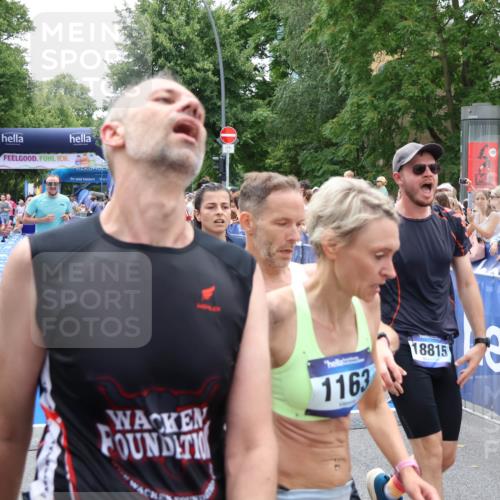 29.06.2025 - hella hamburg halbmarathon Zöllner http://msf.ph/oto/8206153 29.06.2025 10:48:43 Ziel 2442, 4553, 5421, 9538, 10859, 14511, 15384, 15573, 17127 meine-sportfotos.de
