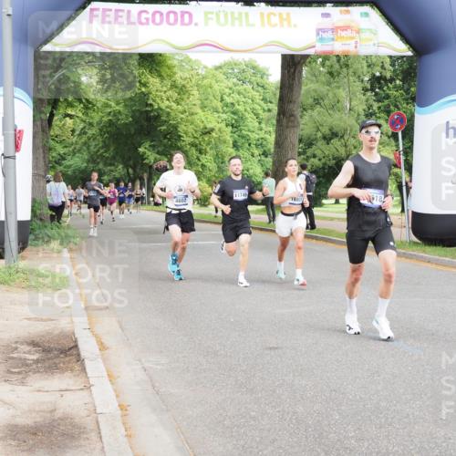 29.06.2025 - hella hamburg halbmarathon MichiJ http://msf.ph/oto/8206155 29.06.2025 10:22:29 Zwischen KM18-KM19 2879, 10453, 11745, 13618, 14908, 15326, 16881, 16931, 17151, 18679, 19059 meine-sportfotos.de