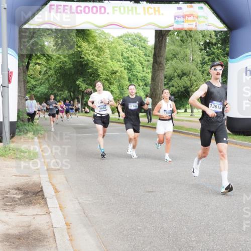 29.06.2025 - hella hamburg halbmarathon MichiJ http://msf.ph/oto/8206171 29.06.2025 10:22:29 Zwischen KM18-KM19 2879, 10453, 11745, 13618, 14908, 15326, 16881, 16931, 17151, 18679, 19059 meine-sportfotos.de