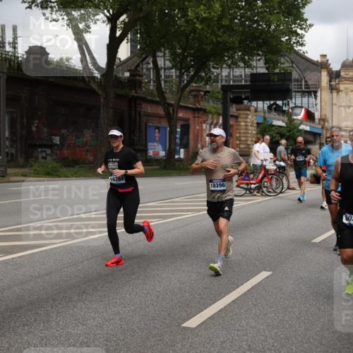 29.06.2025 - hella hamburg halbmarathon Yannick Fuchs http://msf.ph/oto/8206184 29.06.2025 10:44:54 20KM 1461, 1466, 1750, 1817, 2207, 2540, 2880, 3654, 4077, 4816, 5018, 5115, 6027, 6662, 6712, 6795, 7052, 7134, 7369, 7397, 7583, 7930, 7932, 8117, 8205, 8261, 8572, 8819, 9057, 11214, 11422, 12016, 12778, 12949, 13008, 13687, 13701, 13808, 13875, 14034, 14125, 14626, 15362, 15395, 15720, 16285, 16291, 17129, 17179, 17221, 17384, 18006, 18182, 18394, 18413, 18489 meine-sportfotos.de