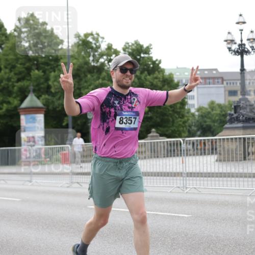 29.06.2025 - hella hamburg halbmarathon Jannik Wohlers http://msf.ph/oto/8206195 29.06.2025 10:25:59 Lombardsbrücke 1300, 3617, 4267, 4268, 4315, 4844, 6159, 6905, 7929, 8306, 8357, 8942, 11107, 12126, 12826, 12827, 13264, 14930, 17712, 18087 meine-sportfotos.de