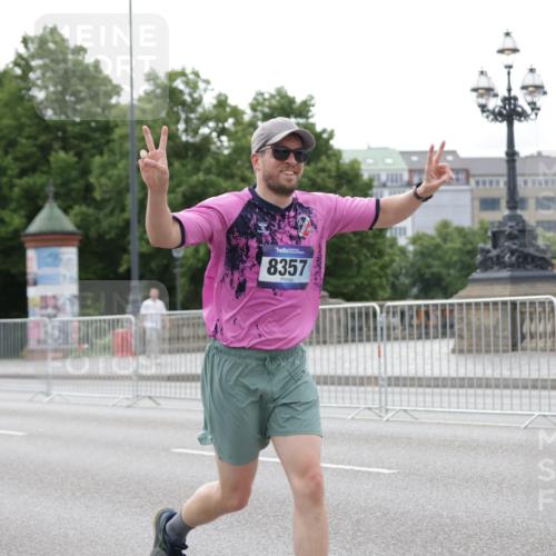 29.06.2025 - hella hamburg halbmarathon Jannik Wohlers http://msf.ph/oto/8206227 29.06.2025 10:25:59 Lombardsbrücke 1300, 3617, 4267, 4268, 4315, 4844, 6159, 6905, 7929, 8306, 8357, 8942, 11107, 12126, 12826, 12827, 13264, 14930, 17712, 18087 meine-sportfotos.de