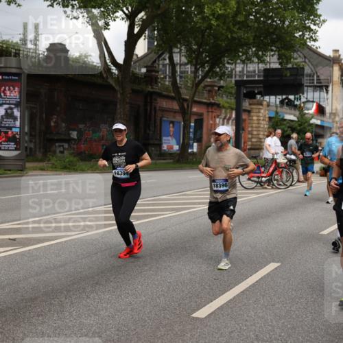 29.06.2025 - hella hamburg halbmarathon Yannick Fuchs http://msf.ph/oto/8206252 29.06.2025 10:44:54 20KM 1461, 1466, 1750, 1817, 2207, 2540, 2880, 3654, 4077, 4816, 5018, 5115, 6027, 6662, 6712, 6795, 7052, 7134, 7369, 7397, 7583, 7930, 7932, 8117, 8205, 8261, 8572, 8819, 9057, 11214, 11422, 12016, 12778, 12949, 13008, 13687, 13701, 13808, 13875, 14034, 14125, 14626, 15362, 15395, 15720, 16285, 16291, 17129, 17179, 17221, 17384, 18006, 18182, 18394, 18413, 18489 meine-sportfotos.de