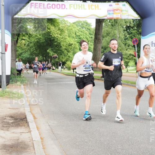 29.06.2025 - hella hamburg halbmarathon MichiJ http://msf.ph/oto/8206263 29.06.2025 10:22:30 Zwischen KM18-KM19 2879, 4602, 10453, 11745, 13618, 14908, 15326, 16881, 16931, 17151, 18679, 19059 meine-sportfotos.de