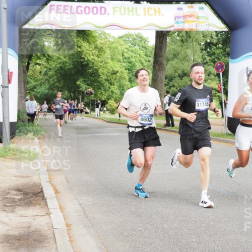 29.06.2025 - hella hamburg halbmarathon MichiJ http://msf.ph/oto/8206273 29.06.2025 10:22:31 Zwischen KM18-KM19 2879, 4602, 10453, 11745, 13618, 14908, 15326, 16931, 17151, 18679, 19059 meine-sportfotos.de