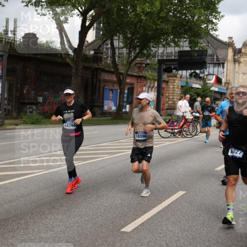 29.06.2025 - hella hamburg halbmarathon Yannick Fuchs http://msf.ph/oto/8206283 29.06.2025 10:44:54 20KM 1461, 1466, 1750, 1817, 2207, 2540, 2880, 3654, 4077, 4816, 5018, 5115, 6027, 6662, 6712, 6795, 7052, 7134, 7369, 7397, 7583, 7930, 7932, 8117, 8205, 8261, 8572, 8819, 9057, 11214, 11422, 12016, 12778, 12949, 13008, 13687, 13701, 13808, 13875, 14034, 14125, 14626, 15362, 15395, 15720, 16285, 16291, 17129, 17179, 17221, 17384, 18006, 18182, 18394, 18413, 18489 meine-sportfotos.de