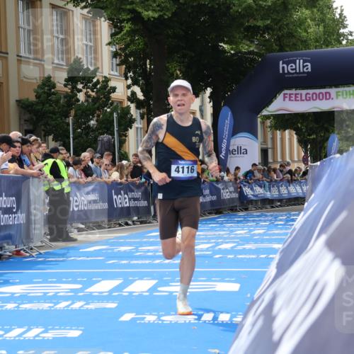 29.06.2025 - hella hamburg halbmarathon Strokosch-Dieckow http://msf.ph/oto/8206374 29.06.2025 10:17:08 Ziel 4116 meine-sportfotos.de