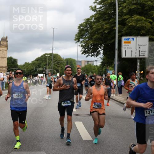 29.06.2025 - hella hamburg halbmarathon Yannick Fuchs http://msf.ph/oto/8206420 29.06.2025 10:44:54 20KM 1461, 1466, 1750, 1817, 2207, 2540, 2880, 3654, 4077, 4816, 5018, 5115, 6027, 6662, 6712, 6795, 7052, 7134, 7369, 7397, 7583, 7930, 7932, 8117, 8205, 8261, 8572, 8819, 9057, 11214, 11422, 12016, 12778, 12949, 13008, 13687, 13701, 13808, 13875, 14034, 14125, 14626, 15362, 15395, 15720, 16285, 16291, 17129, 17179, 17221, 17384, 18006, 18182, 18394, 18413, 18489 meine-sportfotos.de