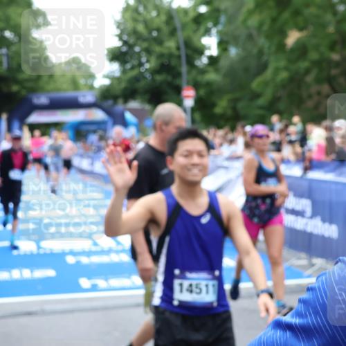 29.06.2025 - hella hamburg halbmarathon Zöllner http://msf.ph/oto/8206493 29.06.2025 10:48:50 Ziel 1094, 1884, 1892, 2442, 9482, 11519, 12533, 15309, 15384, 16653, 17007 meine-sportfotos.de