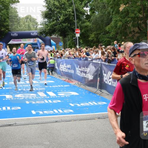 29.06.2025 - hella hamburg halbmarathon Zöllner http://msf.ph/oto/8206548 29.06.2025 10:48:53 Ziel 1094, 1884, 1892, 9482, 9661, 11519, 12421, 12533, 13009, 13976, 15309, 16653, 17007, 18873 meine-sportfotos.de