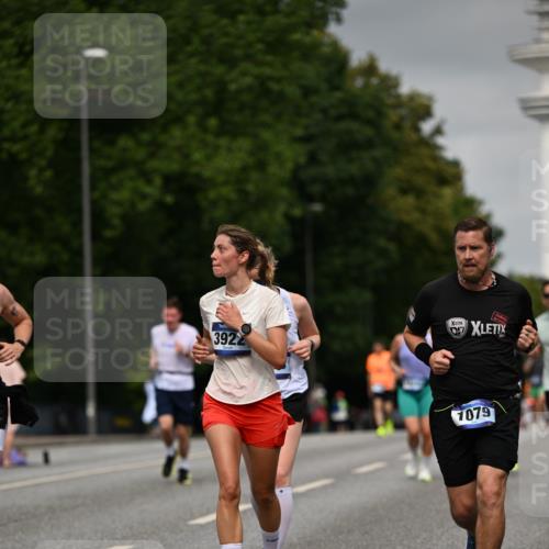 29.06.2025 - hella hamburg halbmarathon Dr. Thomas Lammeyer http://msf.ph/oto/8206549 29.06.2025 10:12:05 Kennedybrücke 1079, 1173, 1427, 2032, 2136, 3328, 3922, 4228, 5347, 5899, 6100, 7019, 7476, 7760, 9338 meine-sportfotos.de