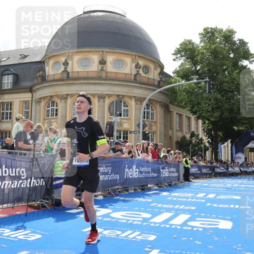 29.06.2025 - hella hamburg halbmarathon Strokosch-Dieckow http://msf.ph/oto/8206664 29.06.2025 10:17:24 Ziel 18694 meine-sportfotos.de