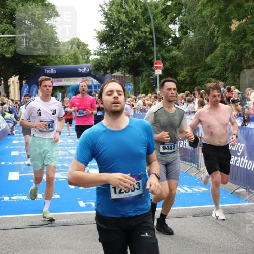 29.06.2025 - hella hamburg halbmarathon Zöllner http://msf.ph/oto/8206685 29.06.2025 10:48:55 Ziel 1884, 1892, 7067, 9482, 9661, 11519, 12421, 13009, 13976, 15309, 16653, 17007, 18873 meine-sportfotos.de
