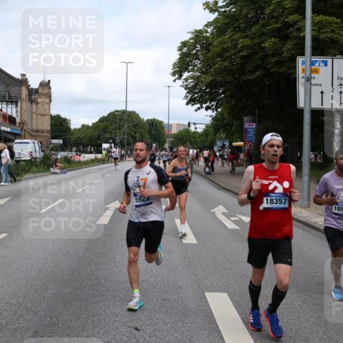 29.06.2025 - hella hamburg halbmarathon Yannick Fuchs http://msf.ph/oto/8206715 29.06.2025 10:32:14 20KM 1290, 1505, 2196, 2404, 3790, 5042, 5791, 5923, 6047, 6458, 9017, 9944, 10190, 10451, 10922, 11106, 11423, 12739, 12900, 13148, 13372, 13595, 15410, 15888, 16992, 17137, 17726, 18103, 18159, 18193, 18216, 18357, 18986 meine-sportfotos.de