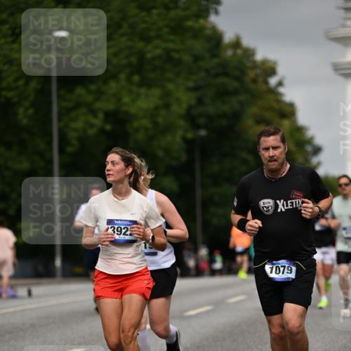 29.06.2025 - hella hamburg halbmarathon Dr. Thomas Lammeyer http://msf.ph/oto/8206743 29.06.2025 10:12:06 Kennedybrücke 1079, 1173, 1427, 2032, 3328, 3922, 4228, 4864, 5347, 5899, 6100, 7019, 7476, 9338 meine-sportfotos.de