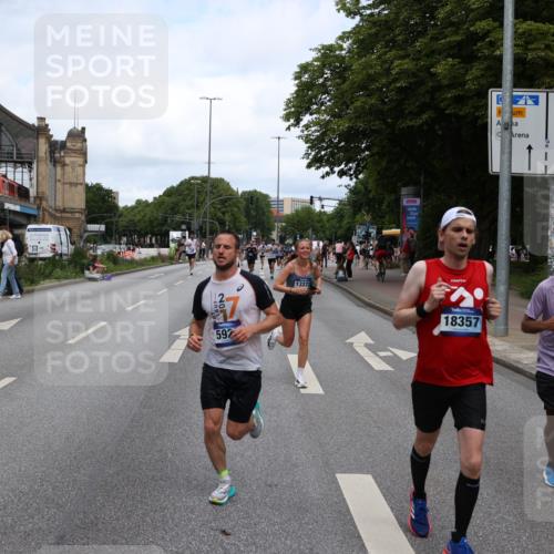 29.06.2025 - hella hamburg halbmarathon Yannick Fuchs http://msf.ph/oto/8206761 29.06.2025 10:32:14 20KM 1290, 1505, 2196, 2404, 3790, 5042, 5791, 5923, 6047, 6458, 9017, 9944, 10190, 10451, 10922, 11106, 11423, 12739, 12900, 13148, 13372, 13595, 15410, 15888, 16992, 17137, 17726, 18103, 18159, 18193, 18216, 18357, 18986 meine-sportfotos.de