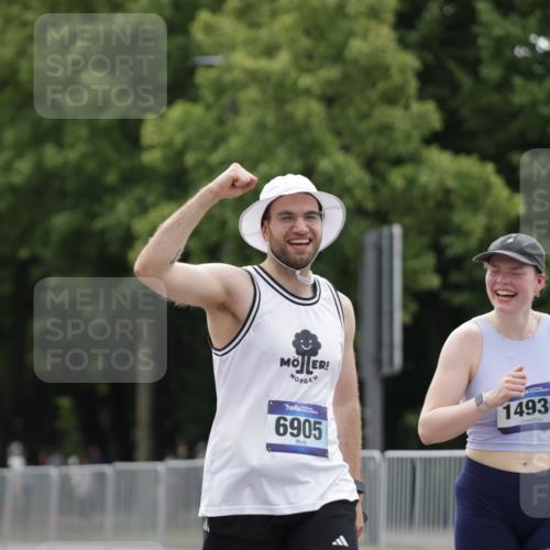 29.06.2025 - hella hamburg halbmarathon Jannik Wohlers http://msf.ph/oto/8206797 29.06.2025 10:26:04 Lombardsbrücke 1300, 4267, 4268, 4315, 4844, 6905, 7929, 8357, 8942, 11107, 12126, 13264, 14930, 15807, 17712, 18087 meine-sportfotos.de