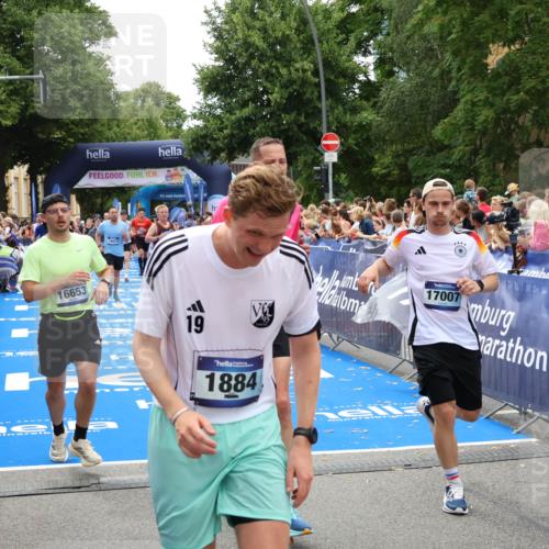 29.06.2025 - hella hamburg halbmarathon Zöllner http://msf.ph/oto/8206831 29.06.2025 10:48:56 Ziel 1892, 3213, 7067, 9661, 12421, 12534, 13009, 13976, 15309, 16653, 17007, 18873 meine-sportfotos.de