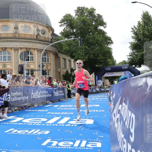 29.06.2025 - hella hamburg halbmarathon Strokosch-Dieckow http://msf.ph/oto/8206949 29.06.2025 10:18:04 Ziel 17786, 19072 meine-sportfotos.de