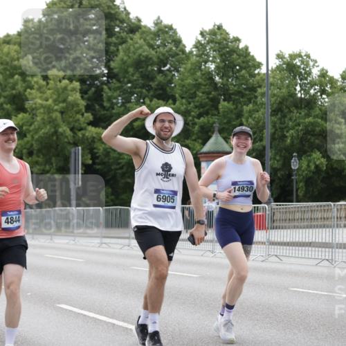 29.06.2025 - hella hamburg halbmarathon Jannik Wohlers http://msf.ph/oto/8206951 29.06.2025 10:26:06 Lombardsbrücke 1300, 2643, 4267, 4268, 4315, 4844, 6905, 7929, 8079, 8357, 8942, 11270, 12126, 13264, 14930, 15807, 17712, 18087 meine-sportfotos.de