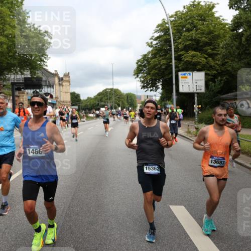 29.06.2025 - hella hamburg halbmarathon Yannick Fuchs http://msf.ph/oto/8207010 29.06.2025 10:44:55 20KM 1461, 1466, 1750, 1817, 2207, 2540, 2880, 3654, 4077, 4816, 5018, 5115, 6027, 6662, 6712, 7052, 7134, 7369, 7397, 7583, 7930, 7932, 8117, 8205, 8261, 8572, 8819, 9057, 11214, 11422, 12016, 12778, 12949, 13008, 13687, 13701, 13808, 13875, 14034, 14125, 14626, 15362, 15395, 15720, 16285, 16291, 17129, 17179, 17221, 17384, 18006, 18182, 18394, 18413, 18489 meine-sportfotos.de