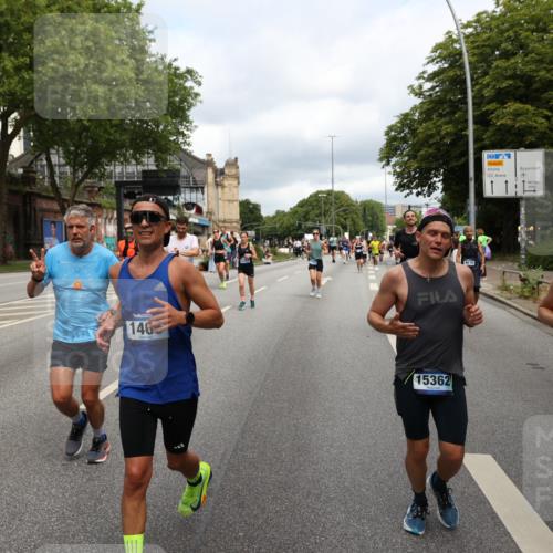 29.06.2025 - hella hamburg halbmarathon Yannick Fuchs http://msf.ph/oto/8207053 29.06.2025 10:44:56 20KM 1461, 1466, 1750, 1817, 2207, 2540, 2880, 3654, 4077, 4816, 5018, 5115, 6027, 6712, 7052, 7134, 7369, 7397, 7583, 7930, 7932, 8117, 8205, 8261, 8819, 9057, 10215, 11214, 11422, 12016, 12778, 12949, 13008, 13687, 13701, 13808, 13875, 14034, 14125, 14626, 15362, 15395, 15720, 16285, 16291, 17129, 17179, 17221, 17384, 17823, 18006, 18182, 18394, 18413, 18489 meine-sportfotos.de