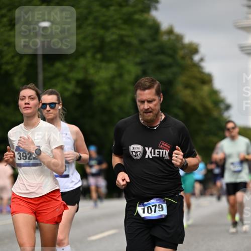 29.06.2025 - hella hamburg halbmarathon Dr. Thomas Lammeyer http://msf.ph/oto/8207174 29.06.2025 10:12:07 Kennedybrücke 1079, 1173, 1427, 2032, 3328, 3922, 4228, 4864, 5347, 5899, 6100, 7019, 7476, 9071, 9338 meine-sportfotos.de