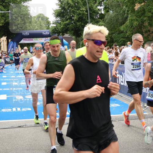 29.06.2025 - hella hamburg halbmarathon Zöllner http://msf.ph/oto/8207376 29.06.2025 10:49:06 Ziel 1381, 1452, 2260, 3985, 4832, 4847, 4890, 7297, 8302, 8821, 8889, 9695, 13183, 13614, 13688, 16627, 17632 meine-sportfotos.de