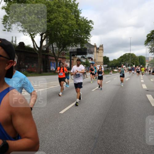 29.06.2025 - hella hamburg halbmarathon Yannick Fuchs http://msf.ph/oto/8207421 29.06.2025 10:44:56 20KM 1461, 1466, 1750, 1817, 2207, 2540, 2880, 3654, 4077, 4816, 5018, 5115, 6027, 6712, 7052, 7134, 7369, 7397, 7583, 7930, 7932, 8117, 8205, 8261, 8819, 9057, 10215, 11214, 11422, 12016, 12778, 12949, 13008, 13687, 13701, 13808, 13875, 14034, 14125, 14626, 15362, 15395, 15720, 16285, 16291, 17129, 17179, 17221, 17384, 17823, 18006, 18182, 18394, 18413, 18489 meine-sportfotos.de