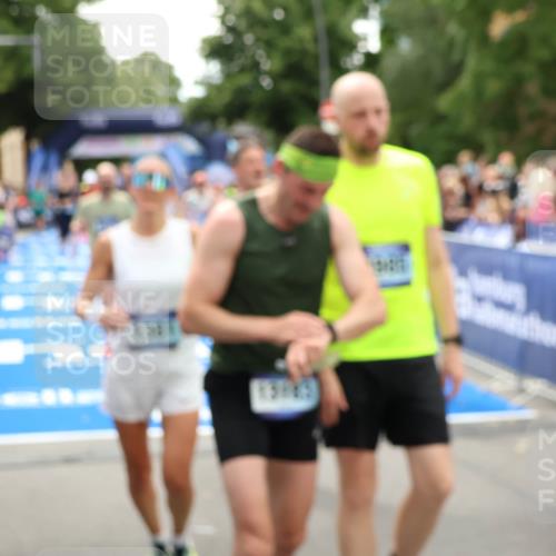 29.06.2025 - hella hamburg halbmarathon Zöllner http://msf.ph/oto/8207426 29.06.2025 10:49:07 Ziel 1381, 1452, 4832, 4847, 4890, 7297, 8302, 8821, 9695, 13614, 13688, 16627, 17173, 17632, 18598 meine-sportfotos.de