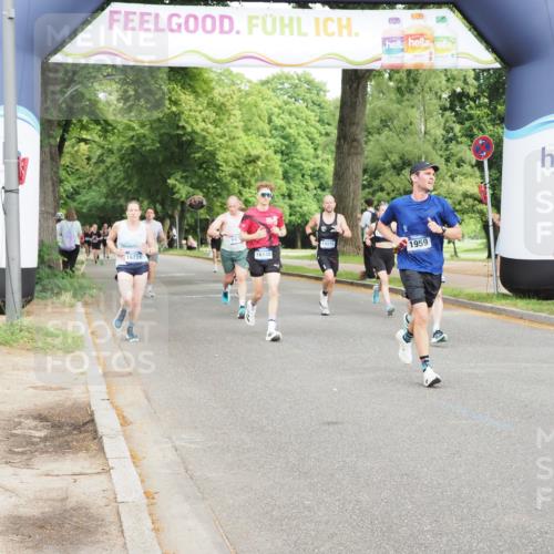 29.06.2025 - hella hamburg halbmarathon MichiJ http://msf.ph/oto/8207438 29.06.2025 10:22:39 Zwischen KM18-KM19 1910, 1959, 2836, 8956, 16148, 16724, 16755 meine-sportfotos.de