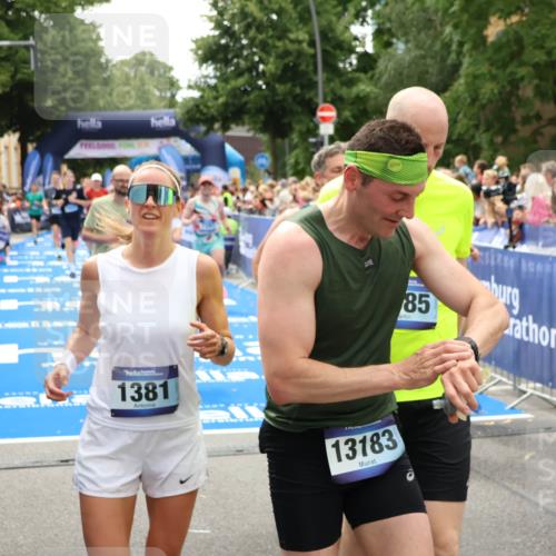 29.06.2025 - hella hamburg halbmarathon Zöllner http://msf.ph/oto/8207439 29.06.2025 10:49:07 Ziel 1381, 1452, 4832, 4847, 4890, 7297, 8302, 8821, 9695, 13614, 13688, 16627, 17173, 17632, 18598 meine-sportfotos.de