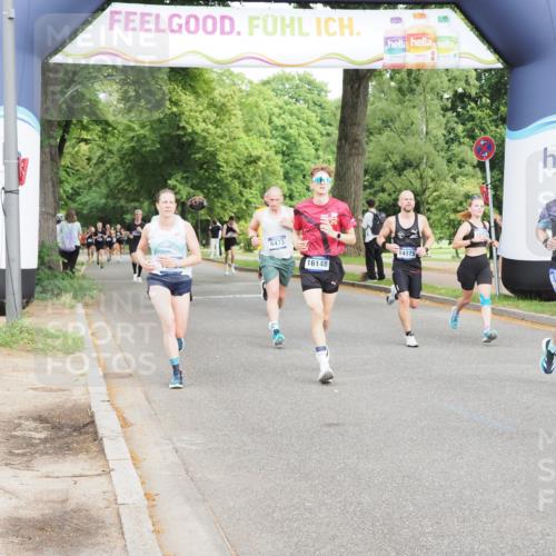 29.06.2025 - hella hamburg halbmarathon MichiJ http://msf.ph/oto/8207550 29.06.2025 10:22:40 Zwischen KM18-KM19 1910, 1959, 2836, 6473, 8956, 14975, 16148, 16724, 16755, 18455 meine-sportfotos.de