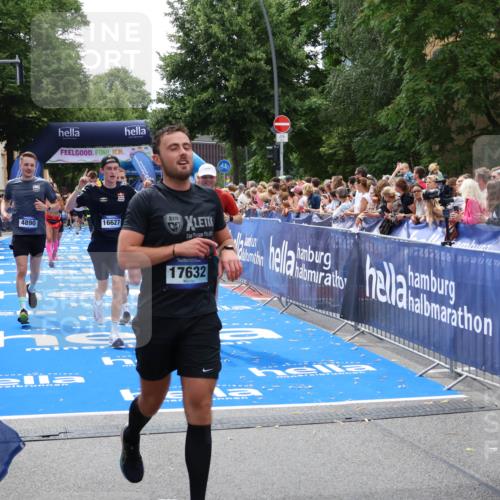29.06.2025 - hella hamburg halbmarathon Zöllner http://msf.ph/oto/8207567 29.06.2025 10:49:11 Ziel 4832, 4847, 4890, 6389, 8302, 10184, 13614, 15523, 16414, 16627, 16731, 17173, 17632, 18598, 18842 meine-sportfotos.de