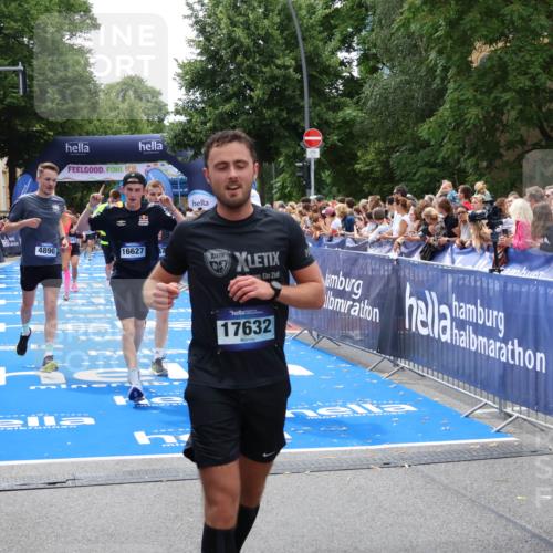 29.06.2025 - hella hamburg halbmarathon Zöllner http://msf.ph/oto/8207577 29.06.2025 10:49:11 Ziel 4832, 4847, 4890, 6389, 8302, 10184, 13614, 15523, 16414, 16627, 16731, 17173, 17632, 18598, 18842 meine-sportfotos.de