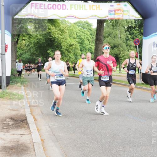 29.06.2025 - hella hamburg halbmarathon MichiJ http://msf.ph/oto/8207619 29.06.2025 10:22:41 Zwischen KM18-KM19 1910, 1959, 2836, 6473, 8956, 14975, 16148, 16724, 16755, 18455, 18731 meine-sportfotos.de